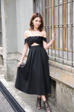 中国大陆女rapper18岁欢迎您